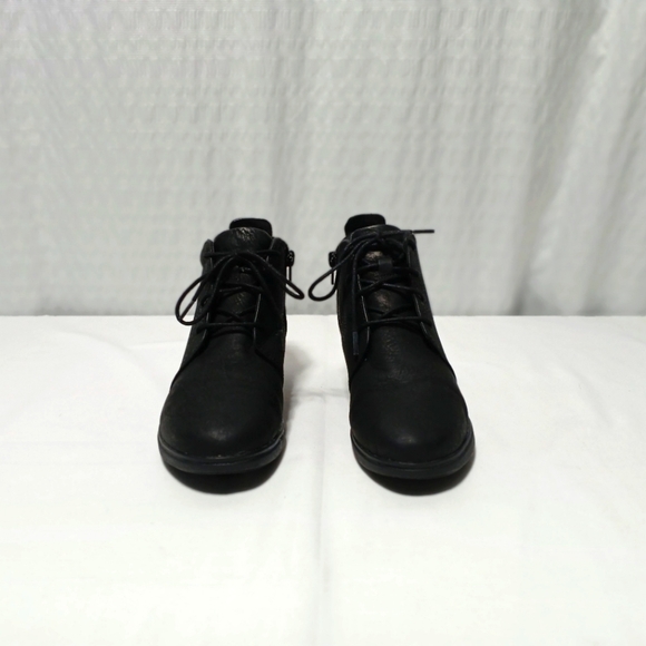 Ladies CLARKS Unstructured Wedge Side Zip Slip On Boots. Size 6.5 - Picture 1 of 8